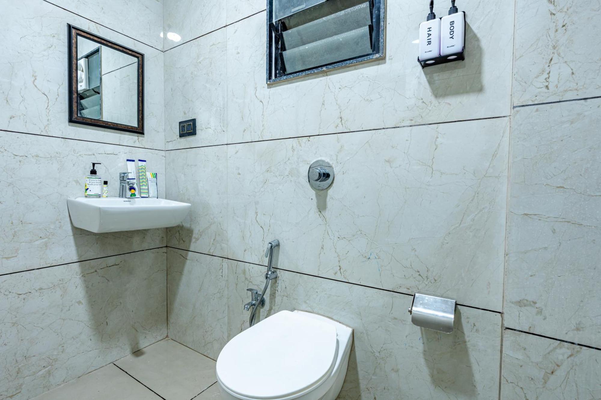 Treebo City Center Sakardara Ngoại thất bức ảnh