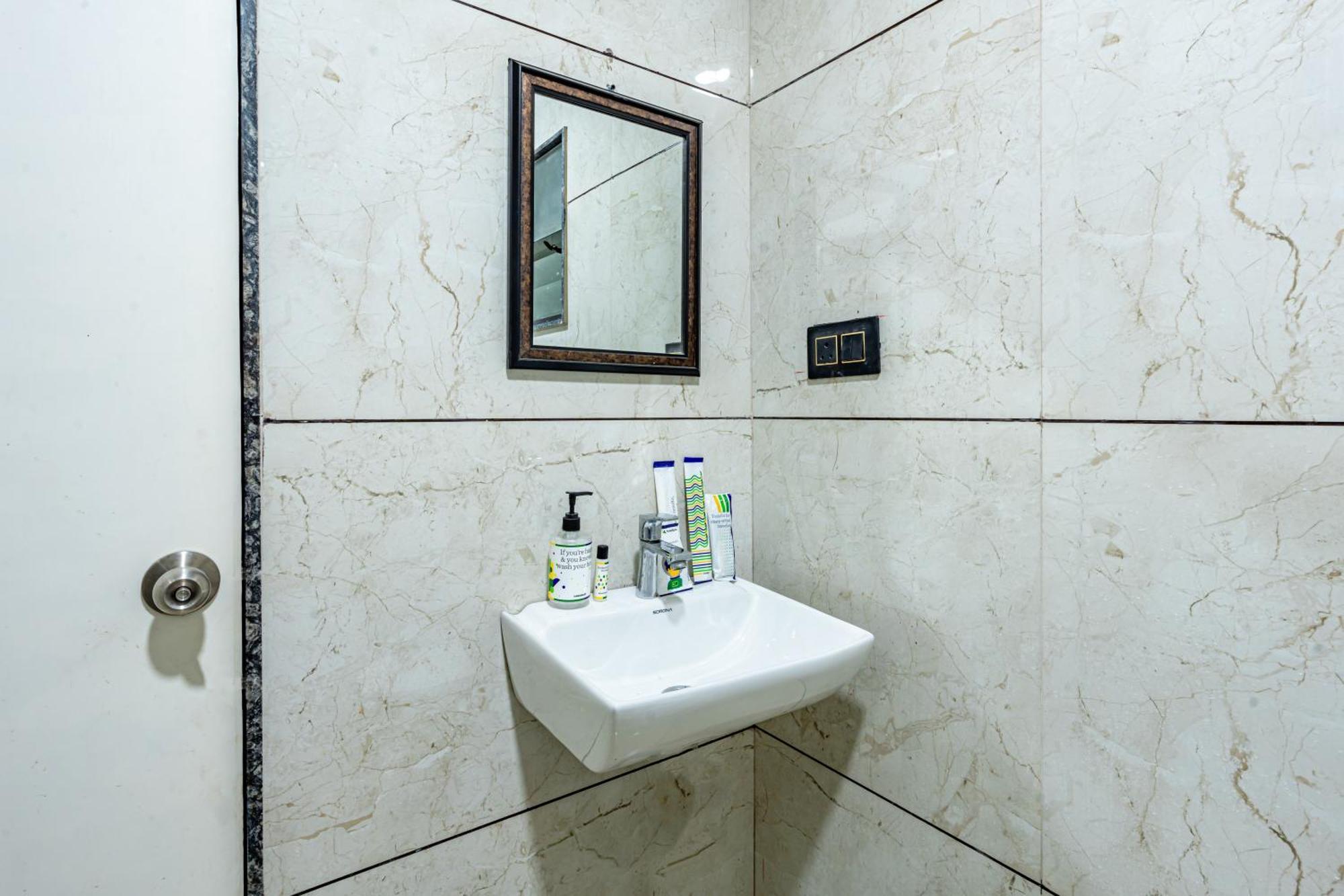 Treebo City Center Sakardara Ngoại thất bức ảnh