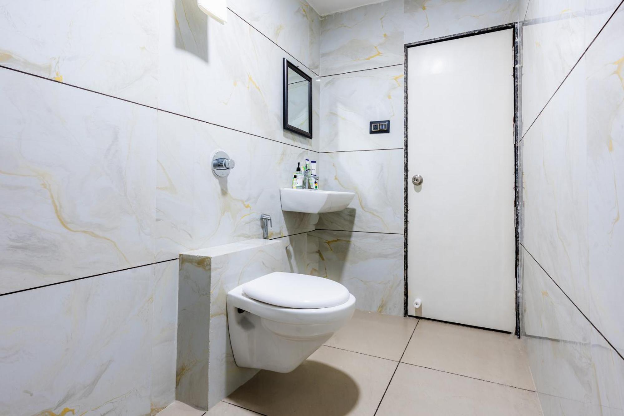 Treebo City Center Sakardara Ngoại thất bức ảnh