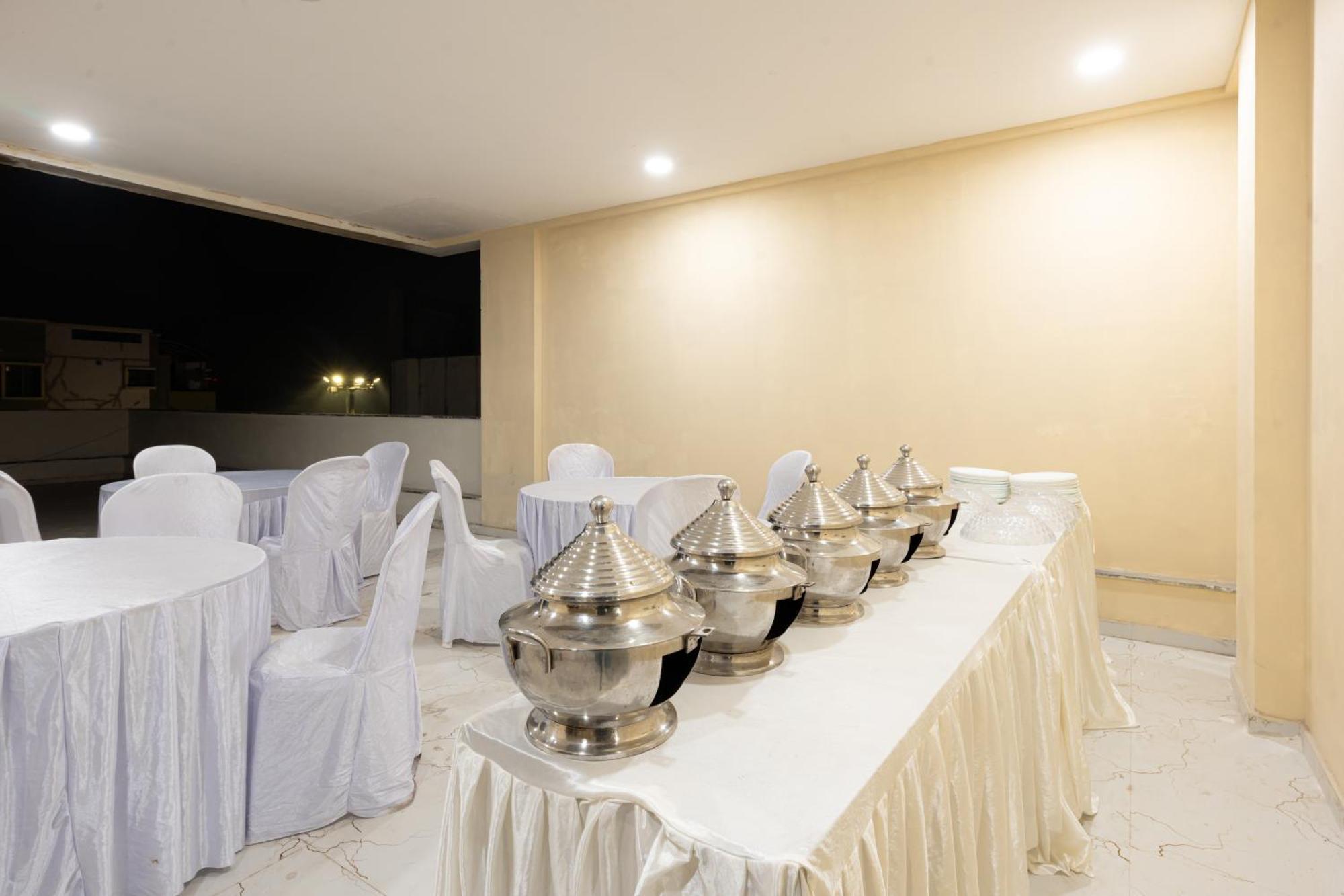 Treebo City Center Sakardara Ngoại thất bức ảnh