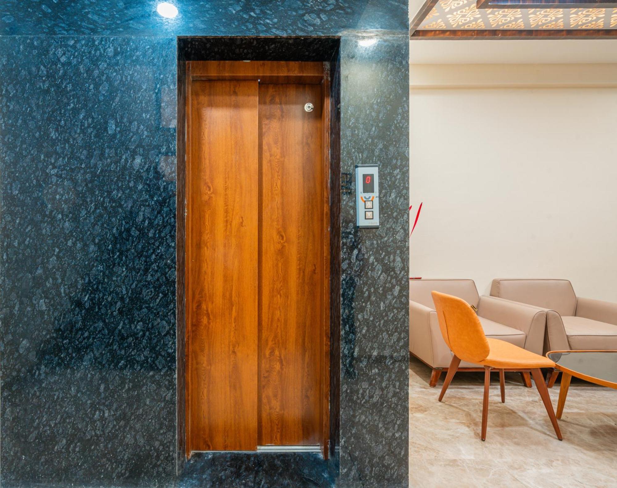 Treebo City Center Sakardara Ngoại thất bức ảnh